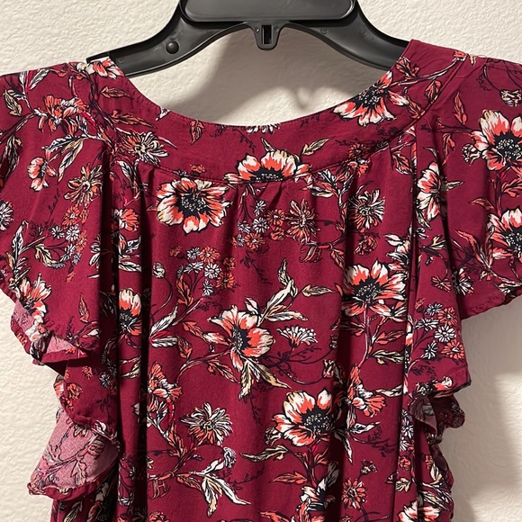 Floral Tommy Hilfiger Top! - Picture 8 of 11